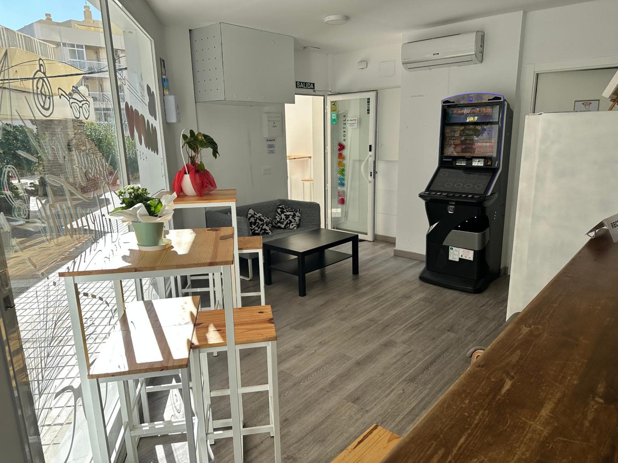 Be Happy Hostel Нерха Екстериор снимка