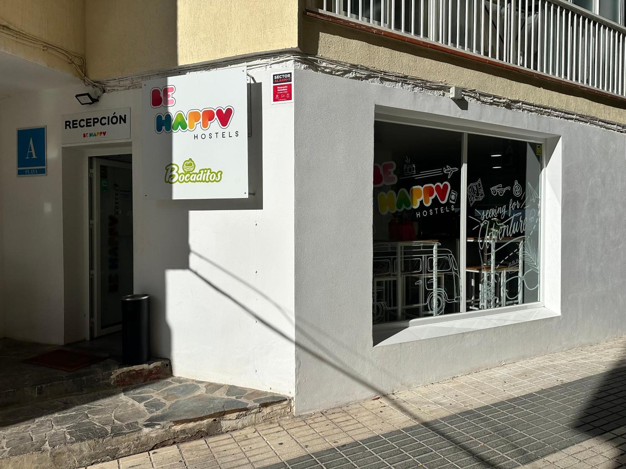 Be Happy Hostel Нерха Екстериор снимка